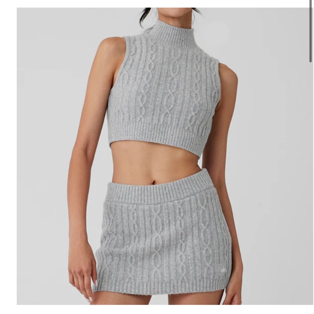 alo yoga mock neck top
